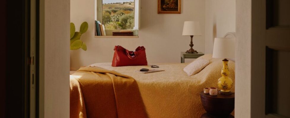 251106-ChaseTravel-RobertRieger-OpulentVista-Bedroom-0018_FINAL_SRGB-1.jpg