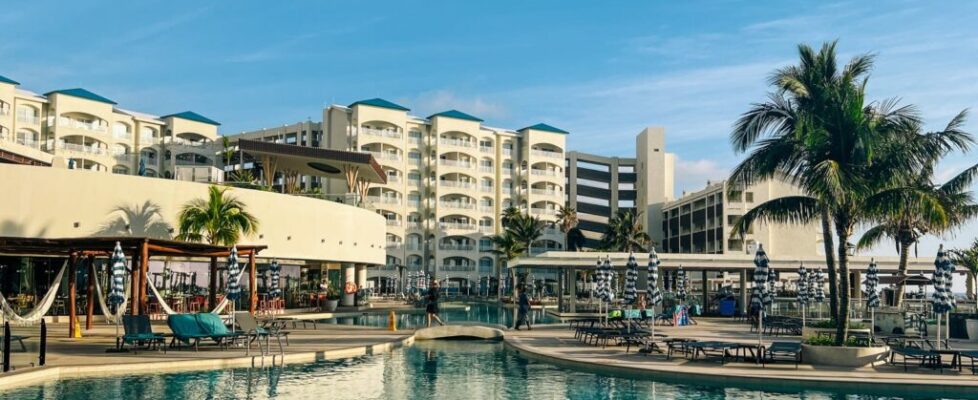 20240125_Hilton-Cancun-Mar-Caribe-All-Inclusive_CHenderson_1.jpg