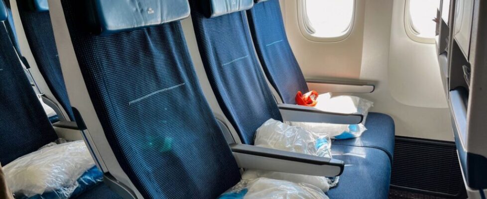 20241101_KLM-787-10-Economy-Class_MMoffitt_4.jpg