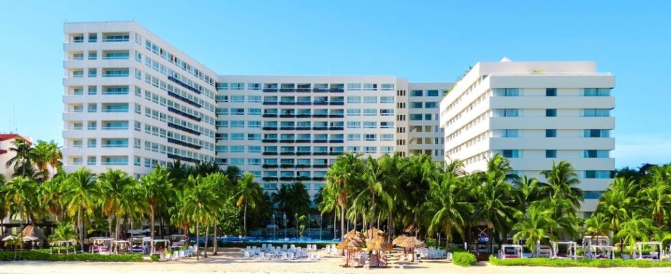 The-Sens-Cancun-Adults-Only-All-Inclusive-Resort-Tapestry-by-HiltonE280AF-Exterior.jpg